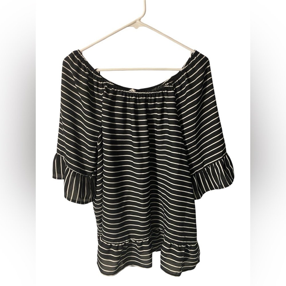 Elle Black and White Ruffled 3/4 Sleeve Blouse